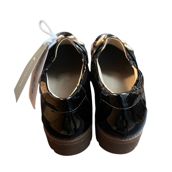 REVITALIGN Women's Laurel Loafer/ Size 7D - Picture 2 of 7